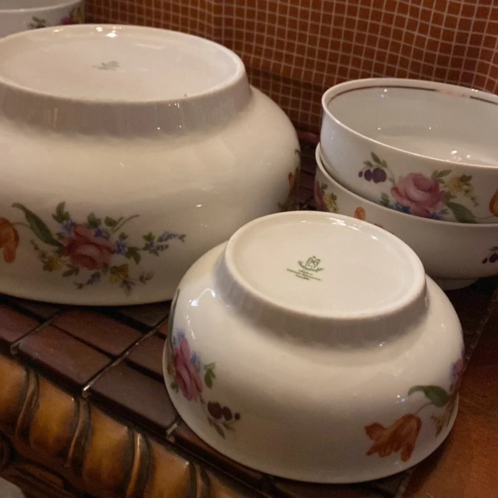 Vintage 1777 Henneberg Porzellan German Multicolored Flowers Salad Fruit Bowl(7)